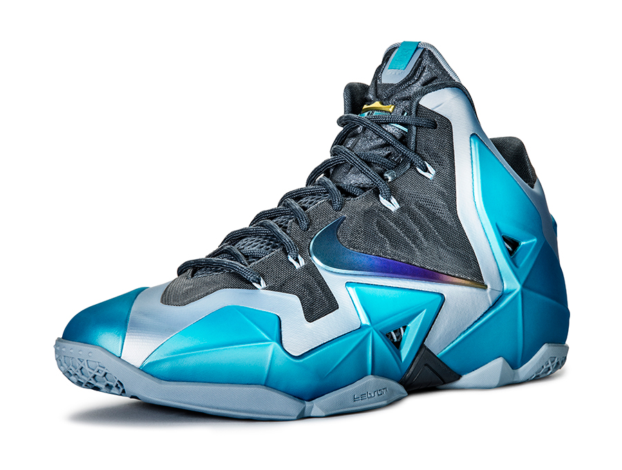 nike-lebron-11-gamma-blue-officially-unveiled-3