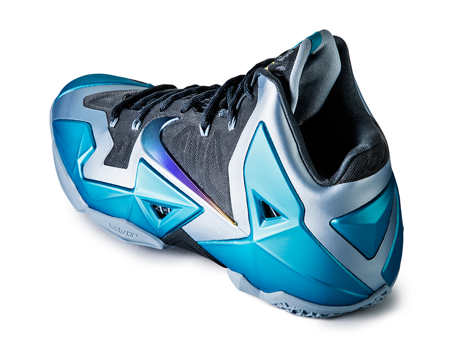 nike-lebron-11-gamma-blue-officially-unveiled-6