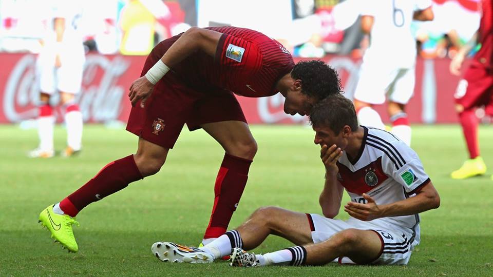 Pepe head-butts Muller