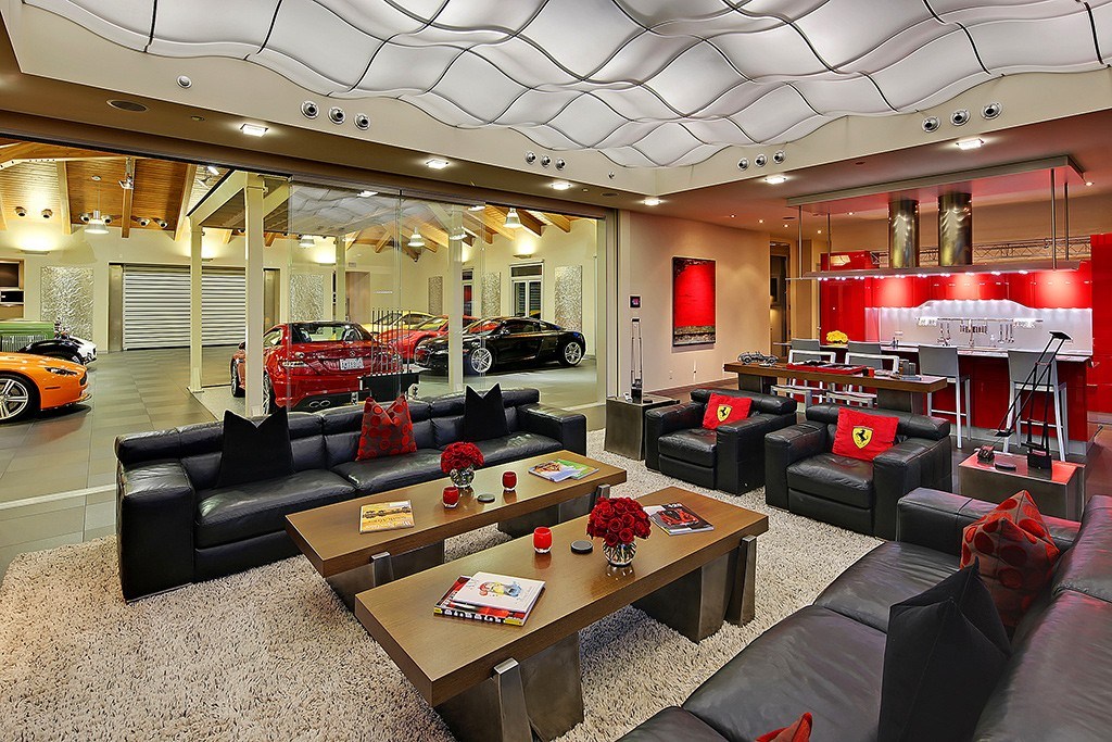 a-look-inside-a-car-enthusiasts-4-million-usd-mansion-07