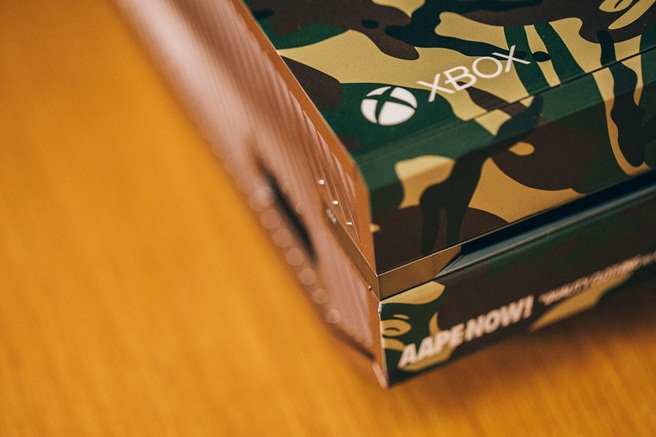 a-closer-look-at-the-xbox-one-aape-by-a-bathing-ape-edition-4