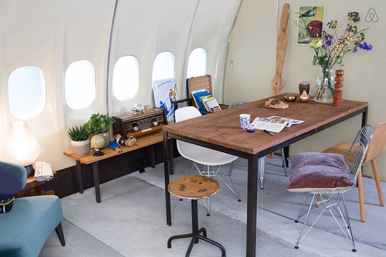stay-in-a-refurbished-klm-plane-with-airbnb-2