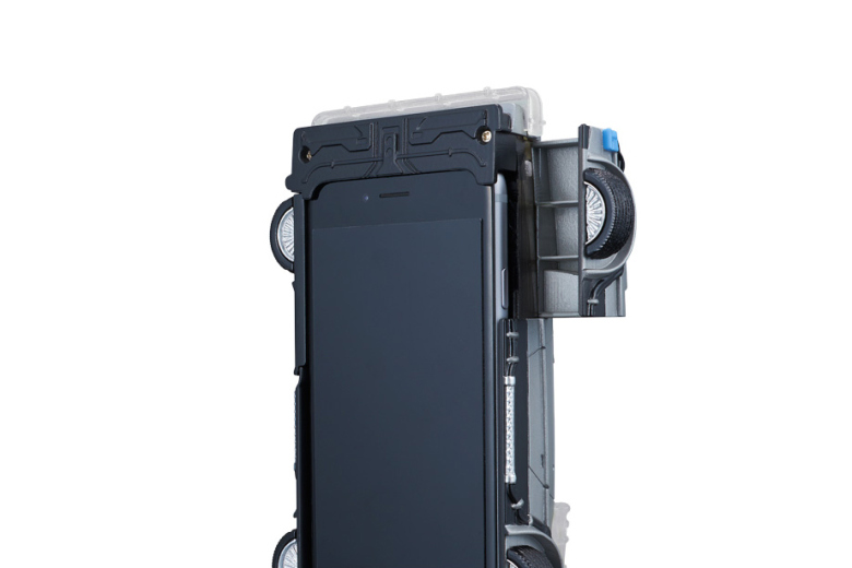 back-to-the-future-delorean-iphone-case-2