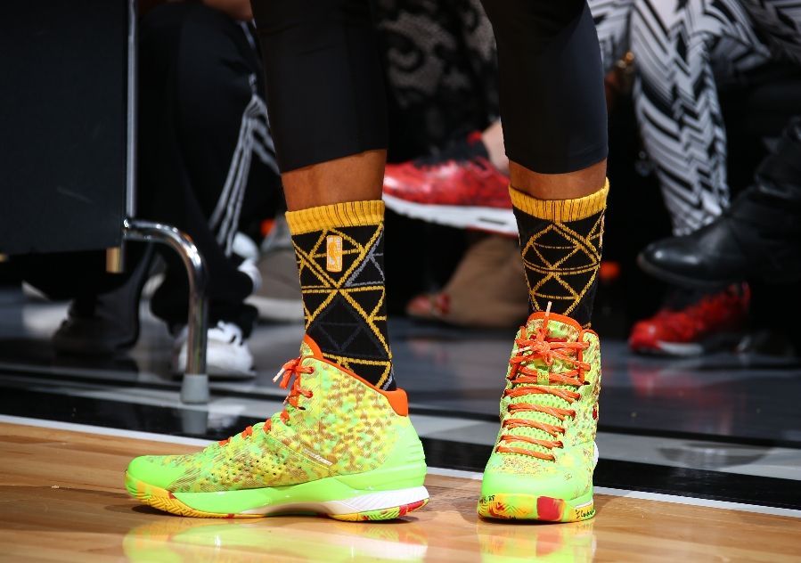 stephen-curry-under-armour-curry-one-candy-reign-02
