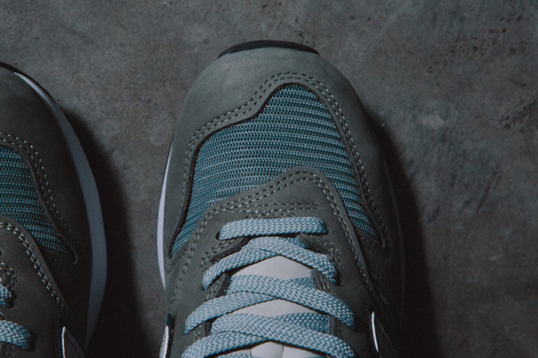 a-closer-look-at-the-new-balance-m1300jp2-30th-anniversary-2
