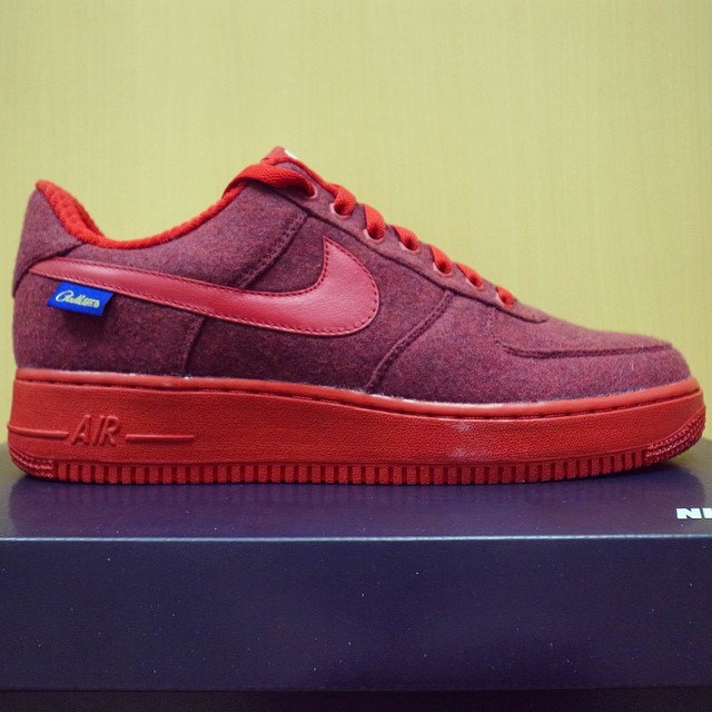 nike-id-yeezy-spotight-air-force-1-low-pendleton-red-october