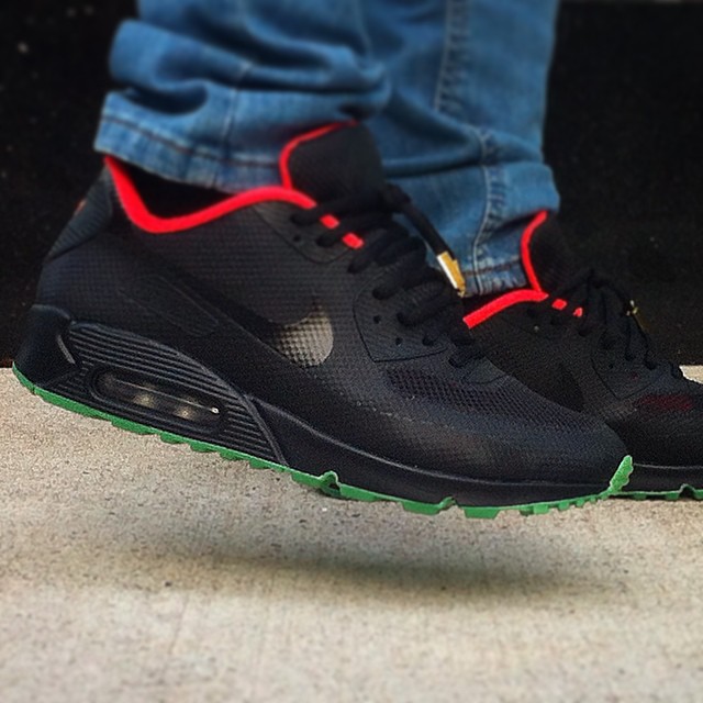 nike-id-yeezy-spotight-air-max-90-hyperfuse-solar-red