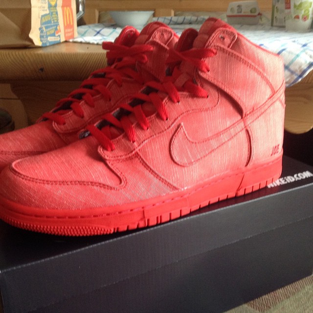 nike-id-yeezy-spotight-dunk-high-red-october