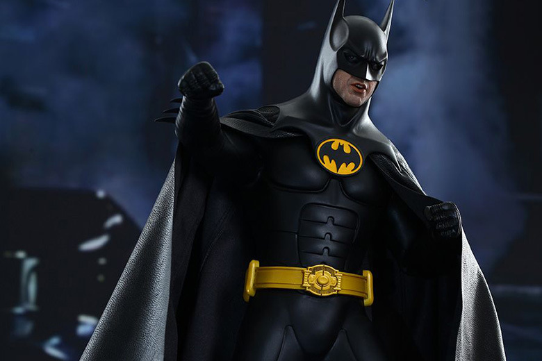 batman-and-bruce-wayne-1-6th-scale-collectible-figure-1