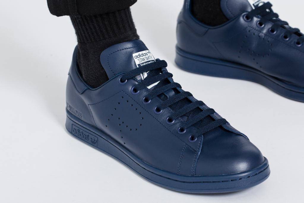 raf-simons-x-adidas-originals-stan-smith-2015-fall-winter-collection-09