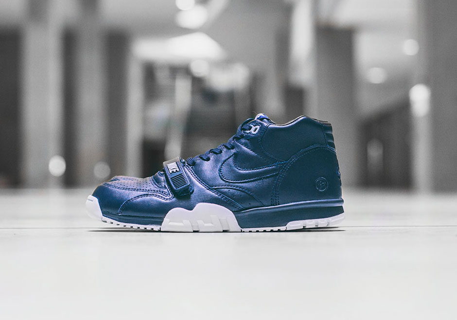 NIKELAB-IS-RELEASING-ALL-SIX-PAIRS-OF-THE-FRAGMENT-DESIGN-X-AIR-TRAINER-1-TOMORROW-1