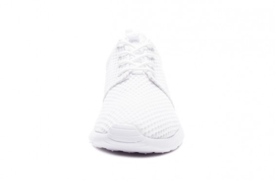 Nike-Roshe-One-White-Wolf-Grey2-565x372