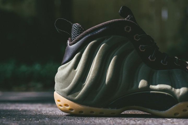 nike-air-foamposite-one-olive-01