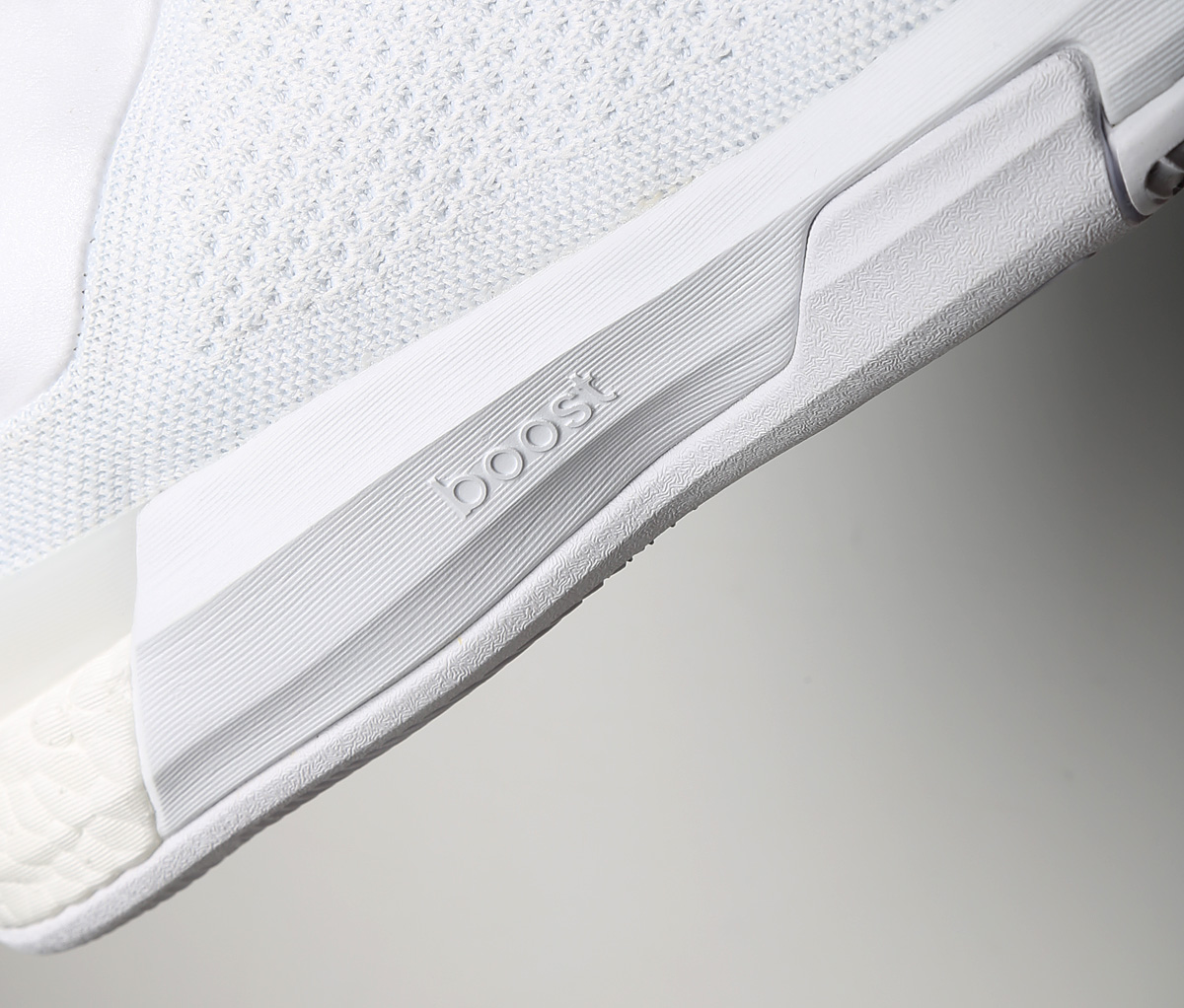 adidas-Crazy-Light-Boost-2015-White-pe-hardens-06