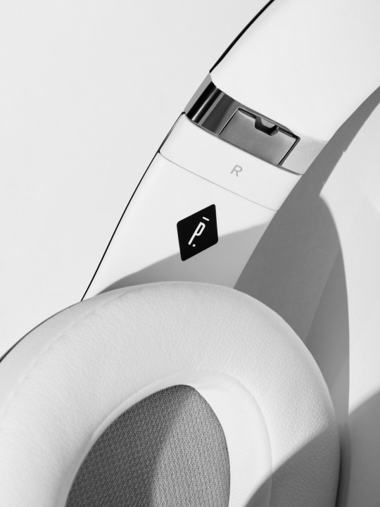 Pigalle-x-Beats-by-Dre-Studio-Wireless-Headphone-5