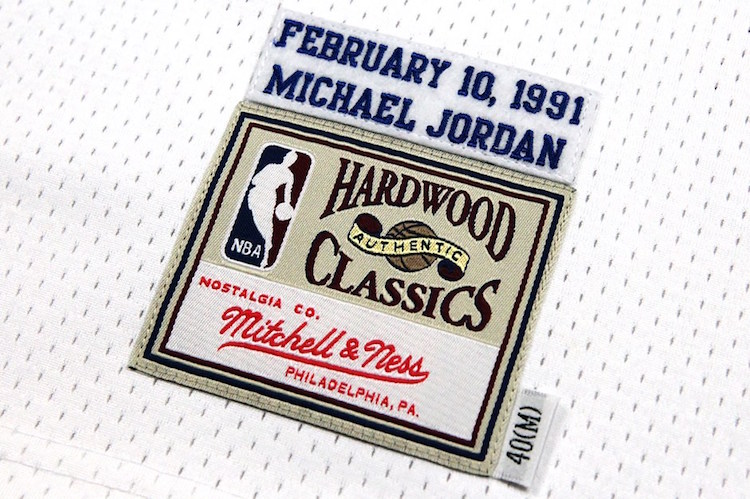 mitchell-and-ness-honors-mj-2