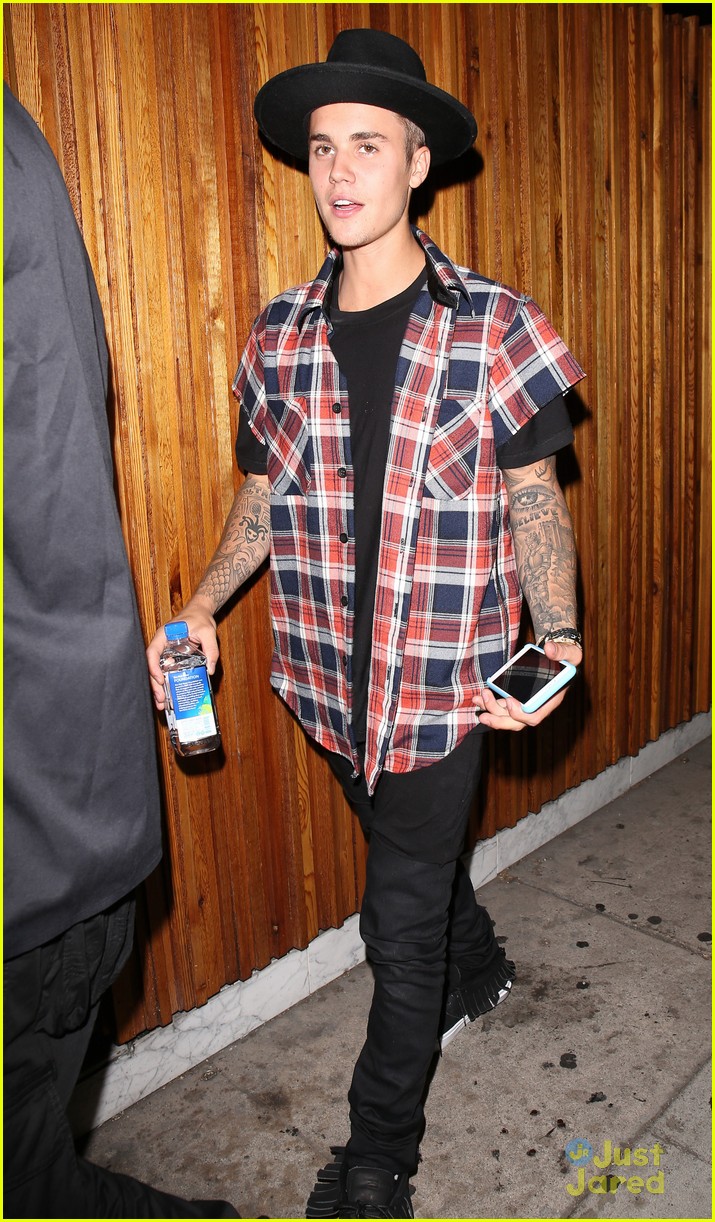 justin-bieber-star-studded-crowd-for-tori-kellys-album-release-party-13