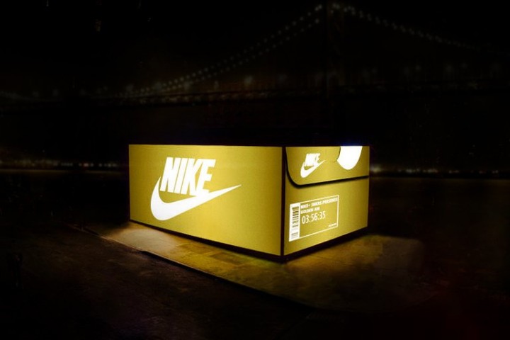 nike-giant-snkrs-box-pops-up-in-san-francisco-1