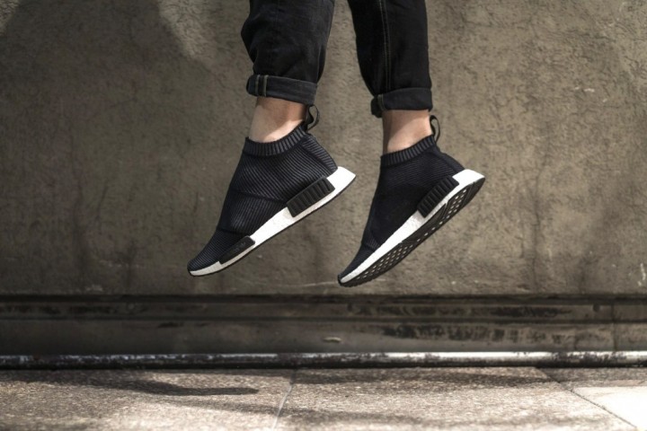 adidas-city-sock-black-white-closer-look-011