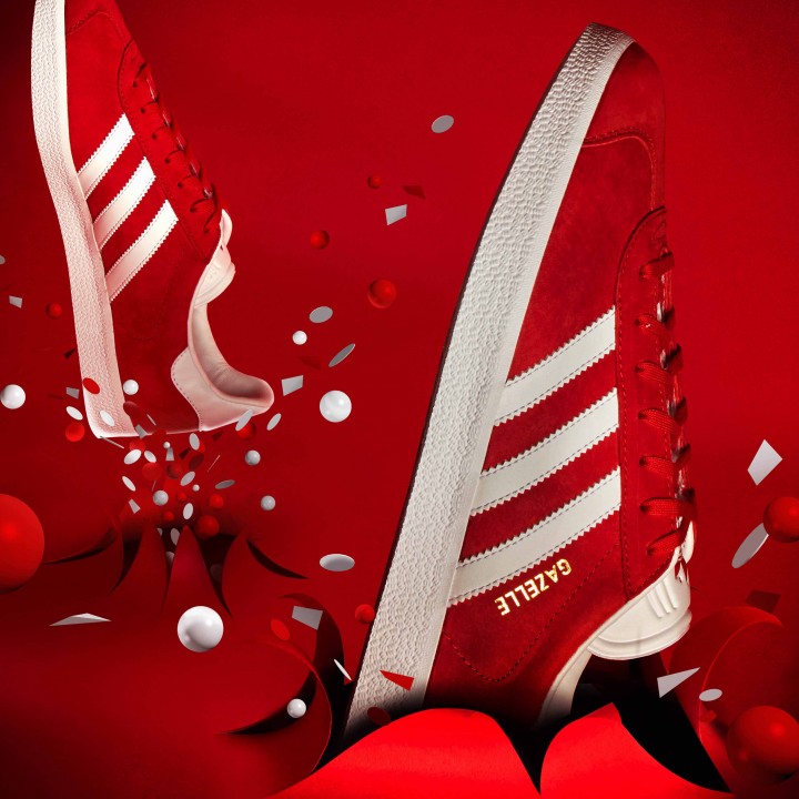 adidas Originals GAZELLE系列鞋款情境照(紅色-男女鞋款) NTD3,490_S76228