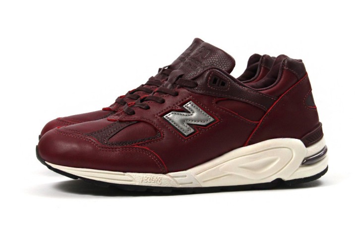 horween-x-new-balance-990v2-made-in-usa-burgundy-red-00