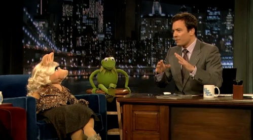 Muppets-Jimmy-Fallon-Kermit-the-Frog-Miss-Piggy