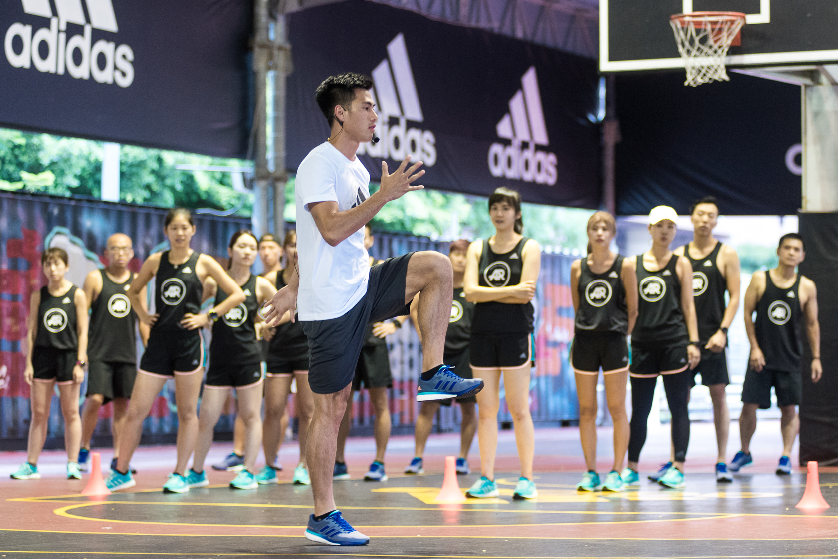 6.adidas簽約運動員楊俊瀚，在2018 Sports Base的跑步訓練課程，親身示範基礎體能訓練動作。