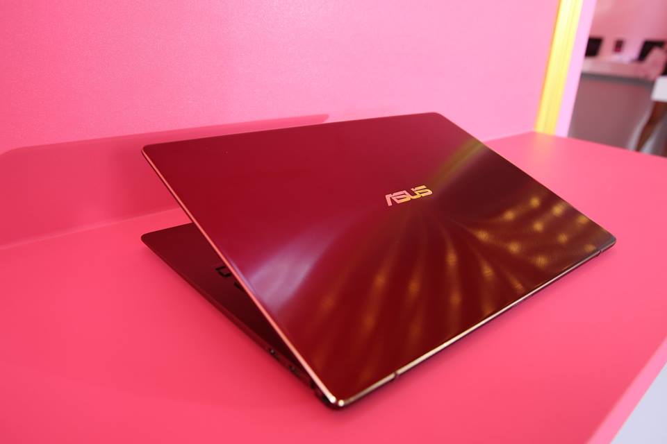 ASUS ZenBook S-R01