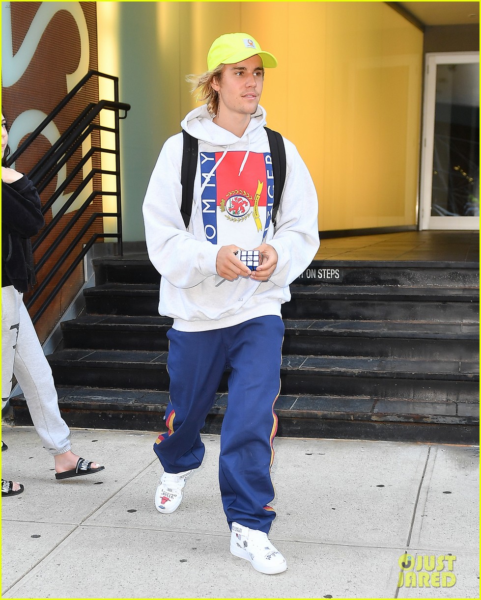 justin-bieber-hailey-baldwin-step-out-separately-in-nyc-06