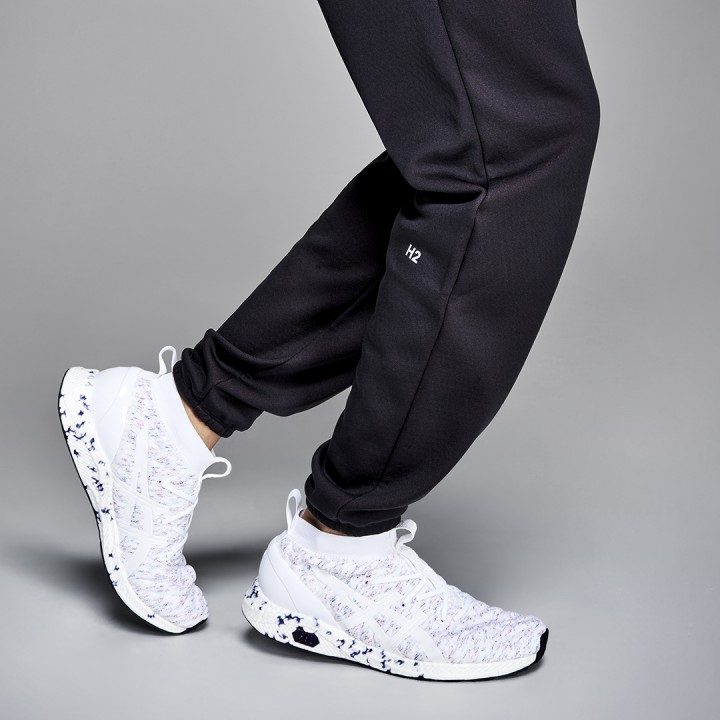 ASICS HyperGEL-KAN鞋墊運用人體工學設計 為全天候穿著提供持久與舒適性
