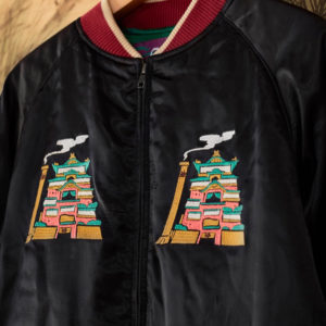 不要吃太胖，會被殺掉！吉卜力釋出《神隱少女》棒球外套「刺繡無臉男」太傳神！