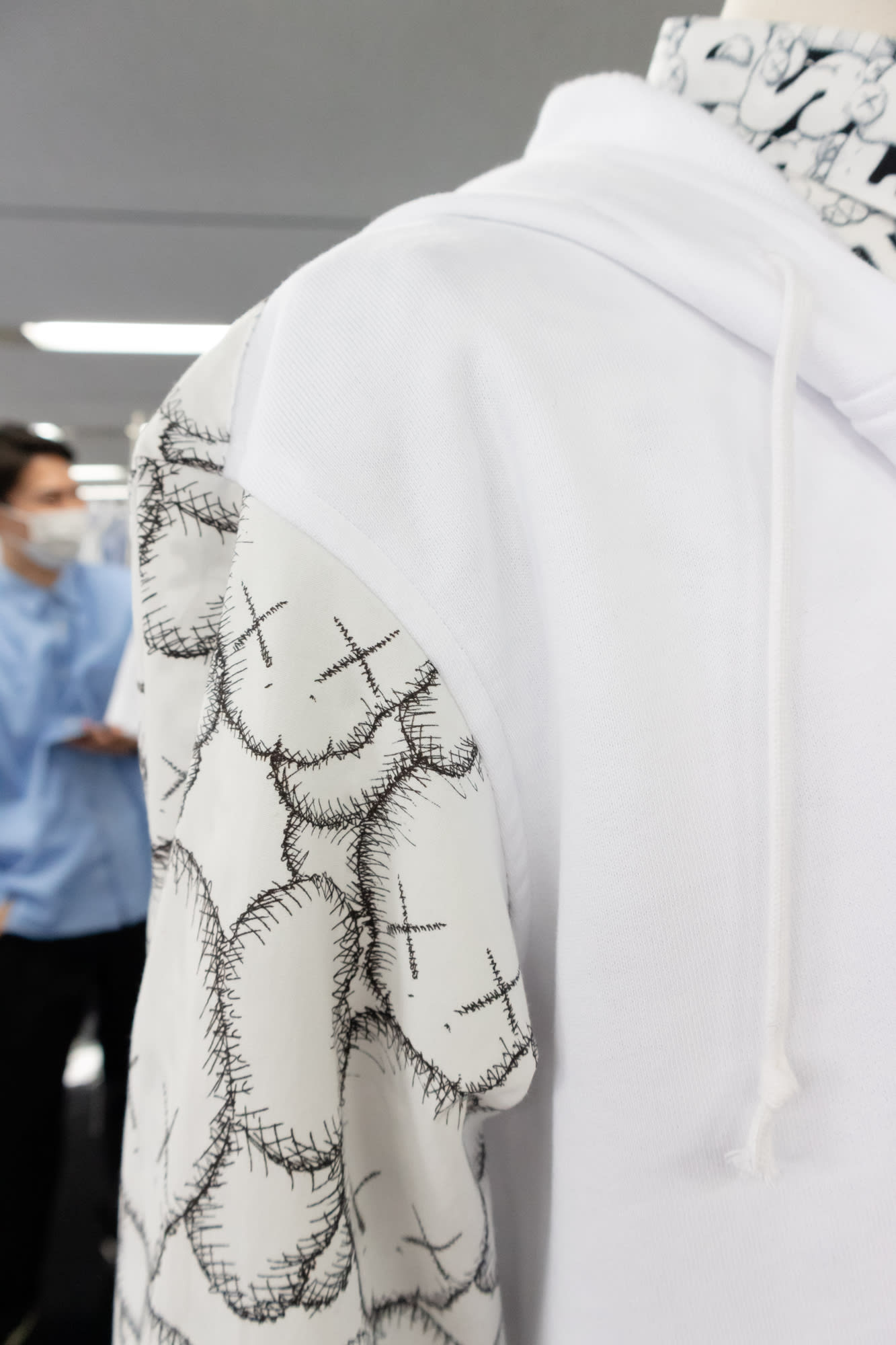 全新話題之作－COMME des GARÇONS SHIRT x KAWS 膠囊系列預覽