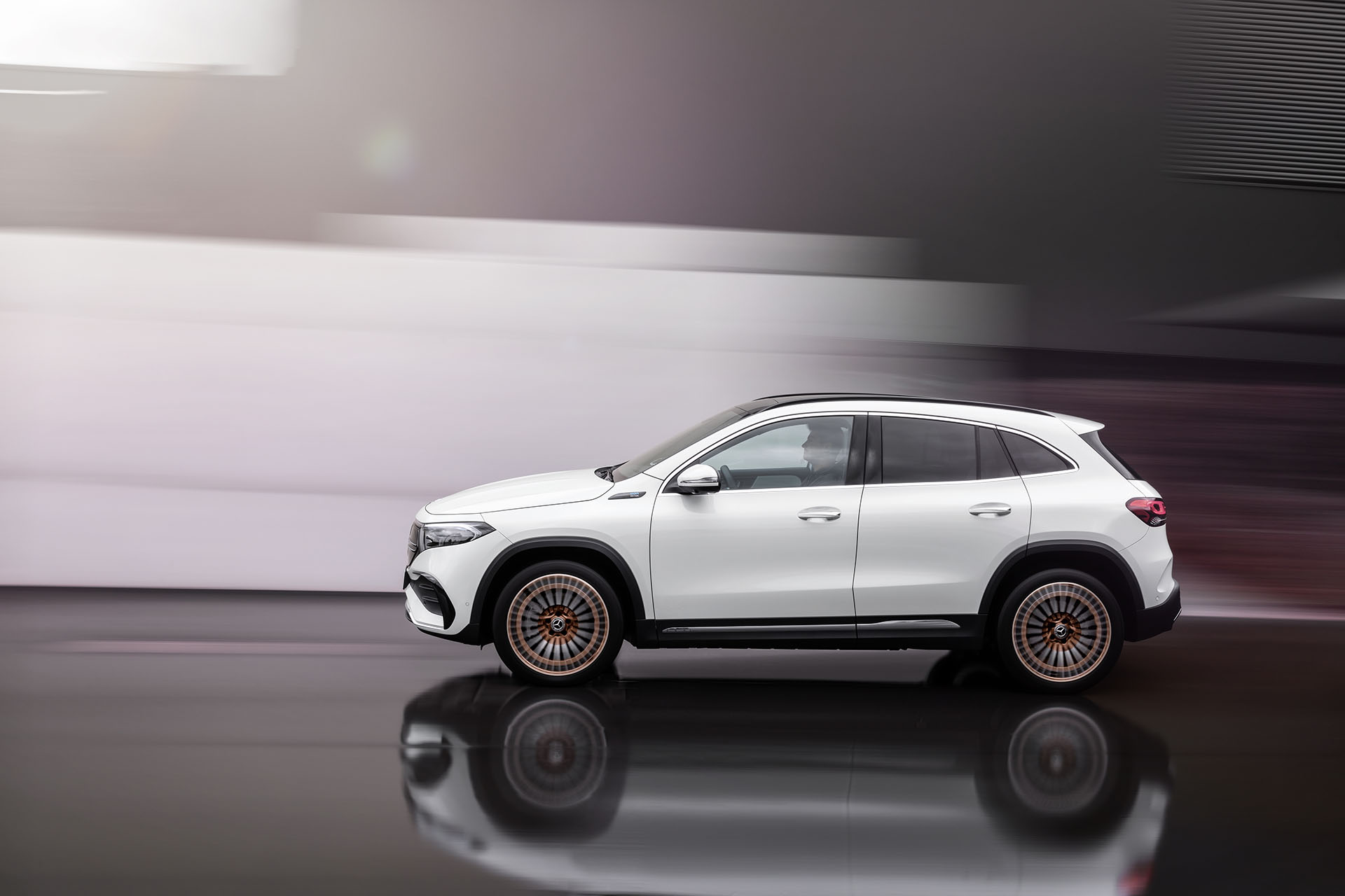 安靜無聲的跨界潮車？Mercedes-Benz EQA 新登場！