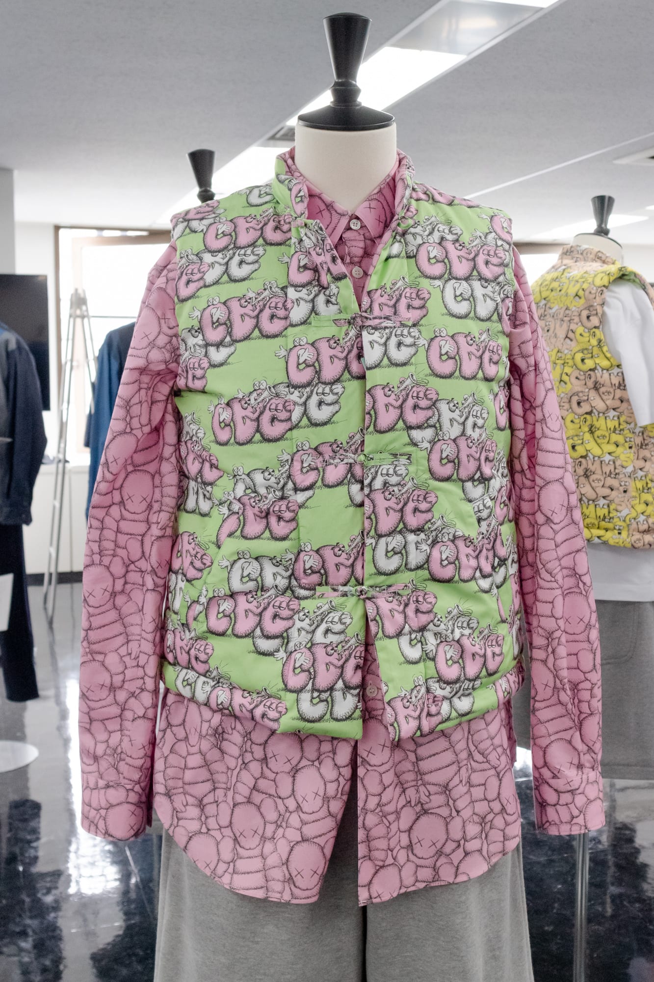 全新話題之作－COMME des GARÇONS SHIRT x KAWS 膠囊系列預覽