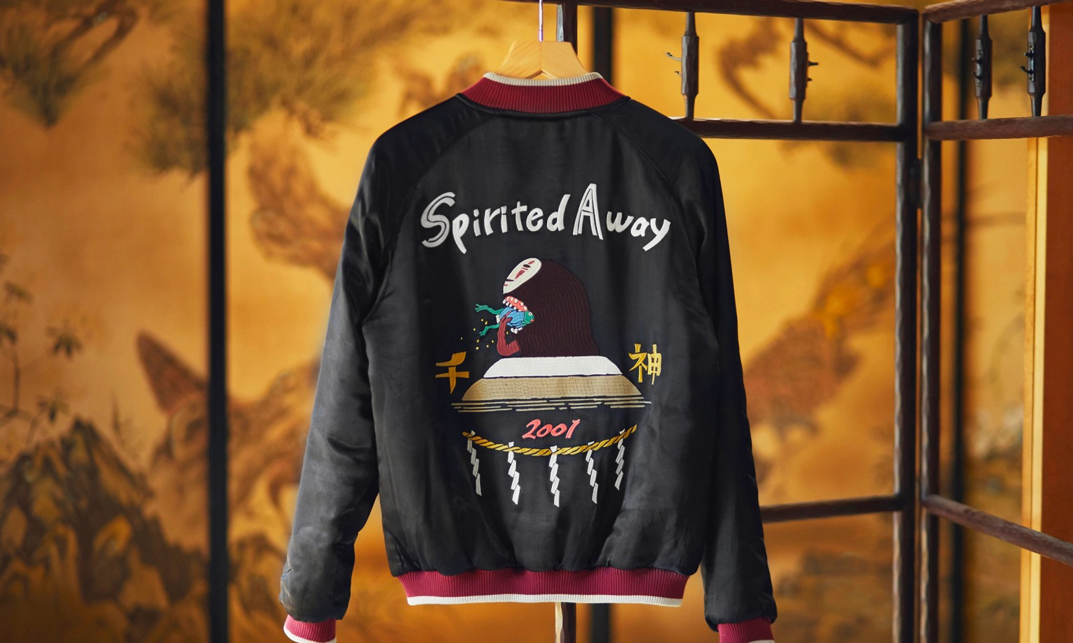 不要吃太胖，會被殺掉！吉卜力釋出《神隱少女》棒球外套「刺繡無臉男」太傳神！