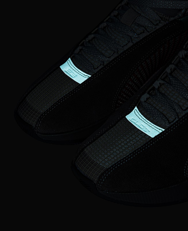 冠希爸爸和  P.J. Tucker 已上腳！堪稱藝術品的 CLOT x Air Jordan 35 「Warrior Jade」即將登場！