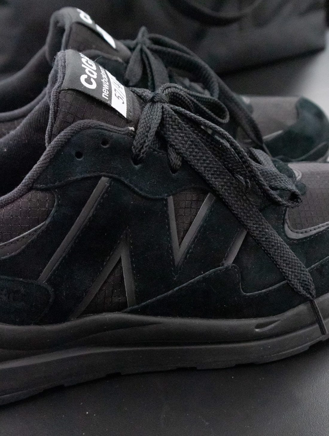 327 後下一雙火熱鞋款？Comme desGarçons x New Balance 57/40 諜照曝光，搭載 GORE-TEX 防水機能滿分！