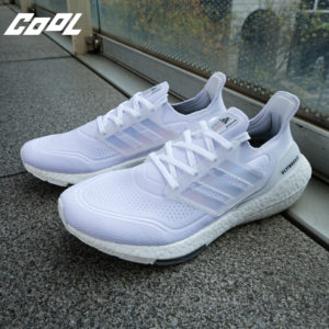 COOL 開箱｜鞋櫃裡總要有雙白帥帥的鞋！adidas Ultraboost 21 “Triple White” 實鞋近賞，質感、舒適再度提升？