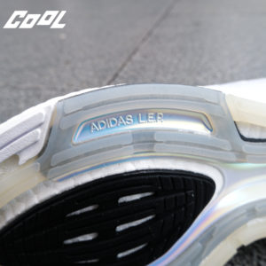 COOL 開箱｜鞋櫃裡總要有雙白帥帥的鞋！adidas Ultraboost 21 “Triple White” 實鞋近賞，質感、舒適再度提升？