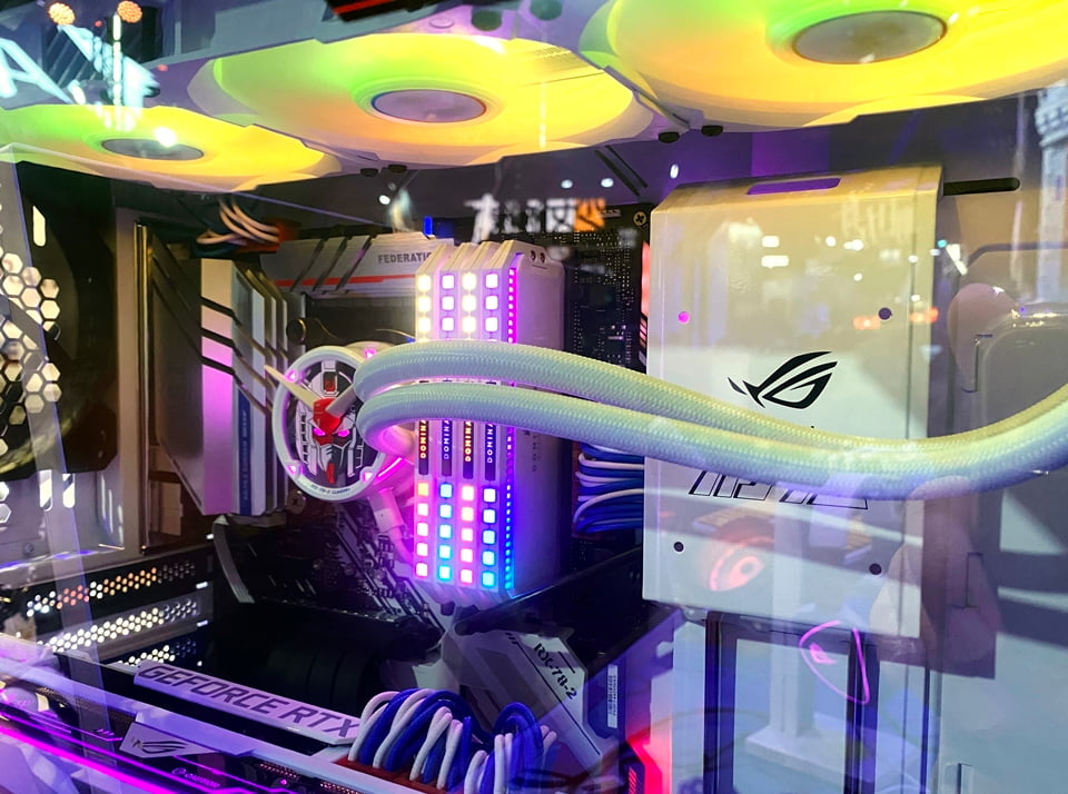 華碩鋼彈聯名系列