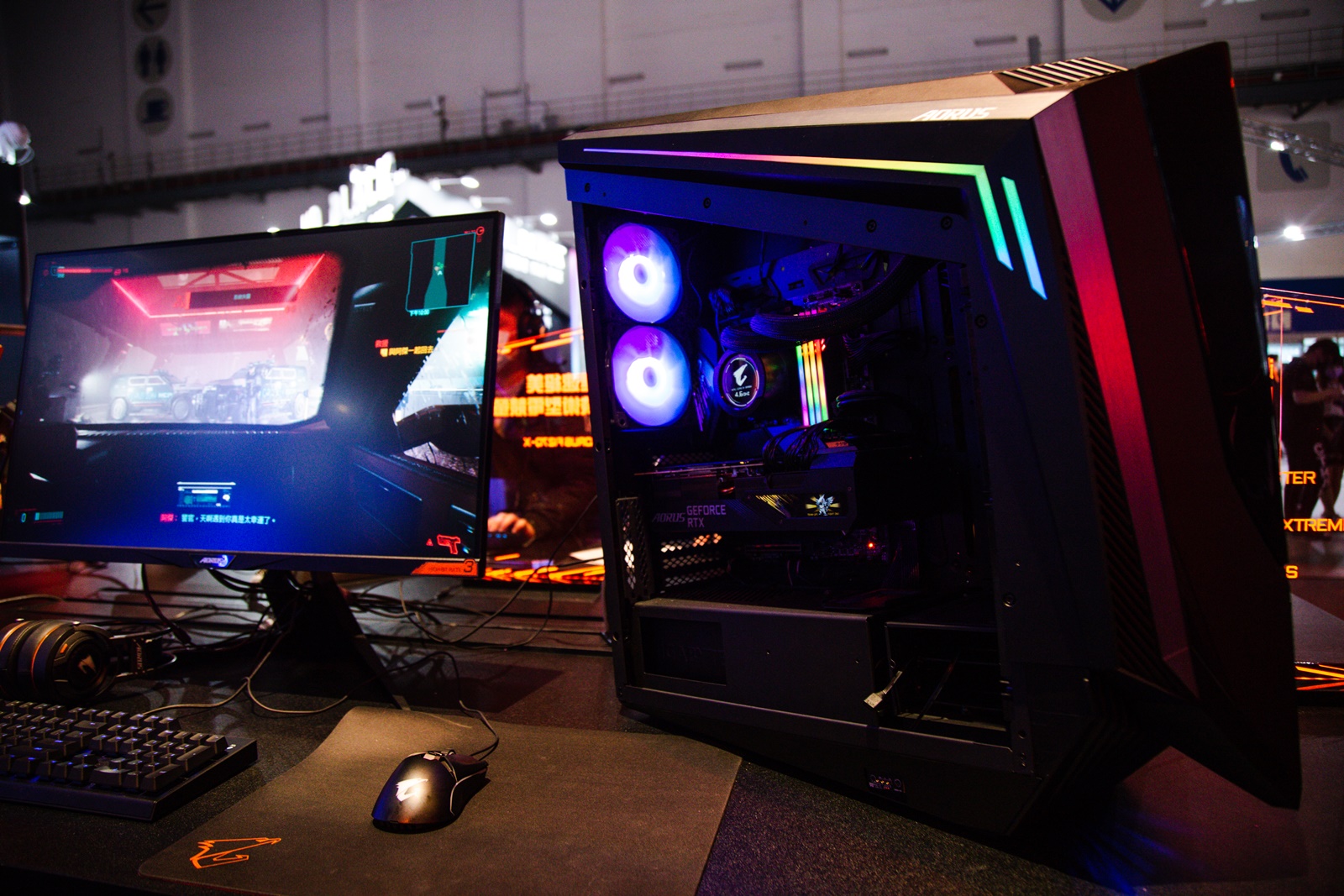 TGS 必逛！技嘉科技頂級電競品牌 AORUS 黑科技電爆全場！網：這我還不買爆