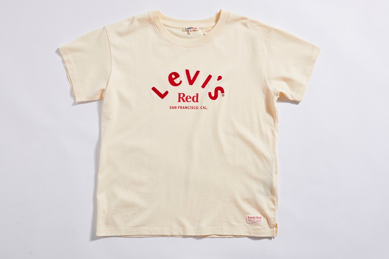 LEVI’S® RED 廓型上身 完整型塑赤吒風型