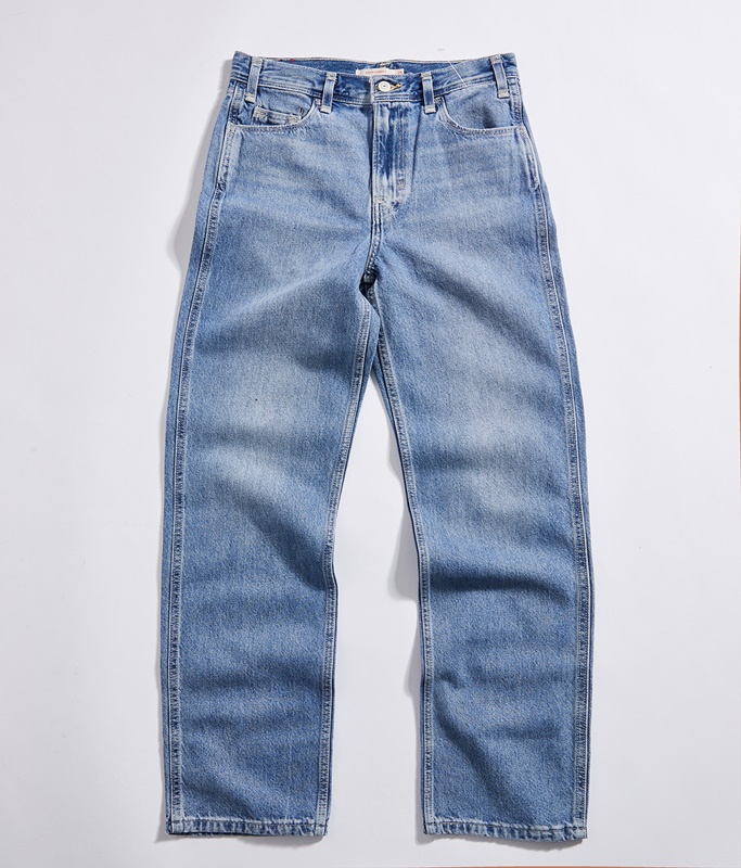 丹寧潮人很難不掏錢！ LEVI’S 原創前衛實驗性「 RED 」系列正式回歸，一次帶給你「寬、酷」！