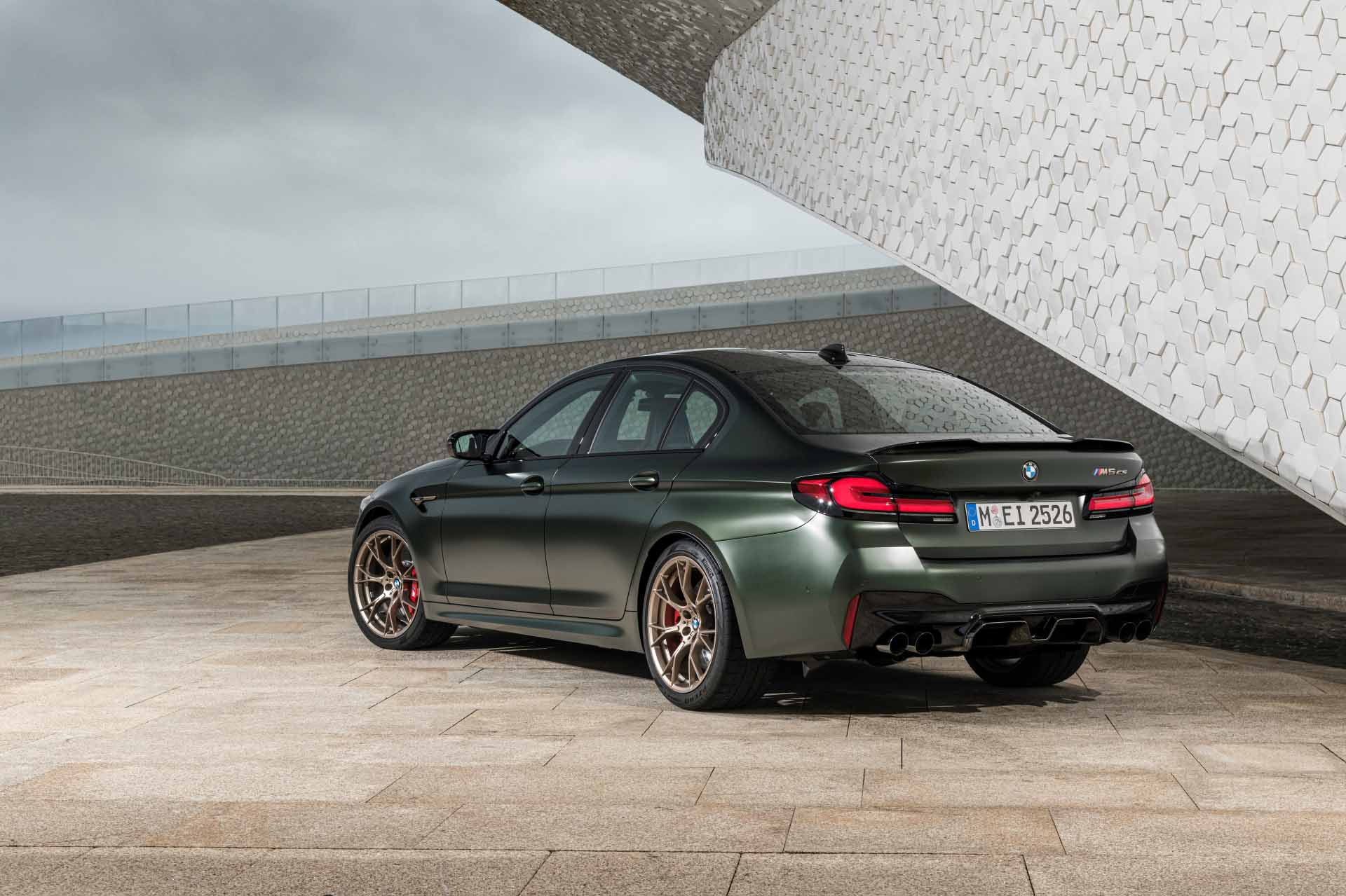 真正的五林至尊？BMW M5 CS 來報到「這根本就四門超跑吧？」