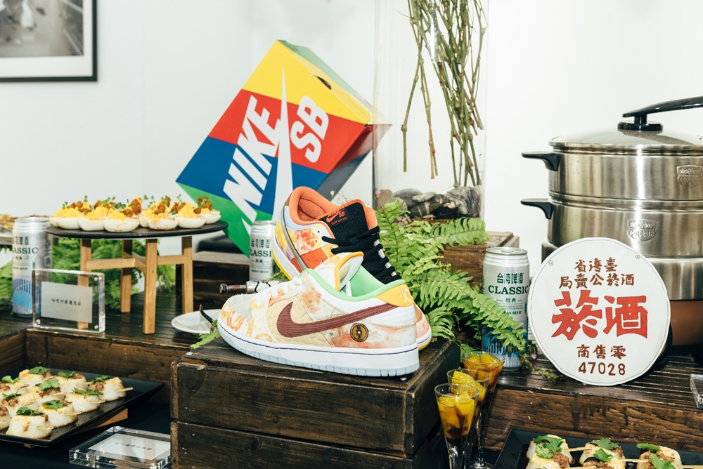 特殊限定刨冰鞋盒太美！ PHANTACi 獨家販售 NIKE DUNK SB ‘STREET HAWKER’ ，帶你尋味街頭！