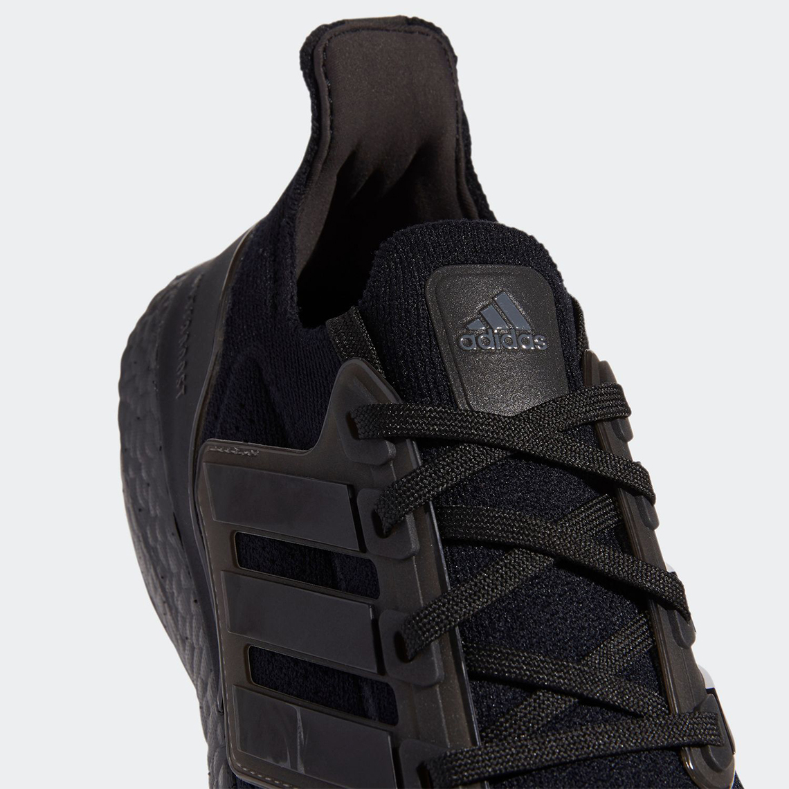 adidas UltraBOOST 2021「Triple Black」