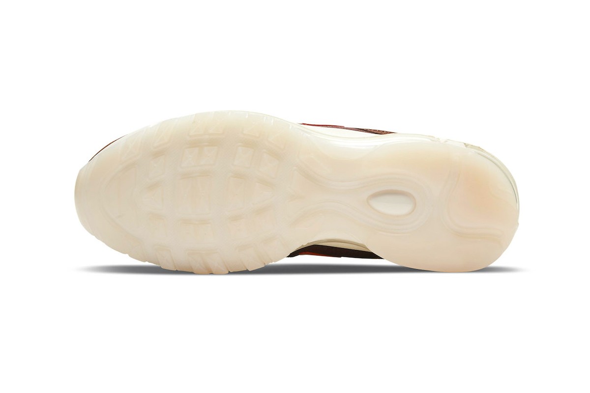 這雙 Nike 新款 Air Max 97 聯名配色的設計感，很適合外表酷帥、內心可愛的你吧