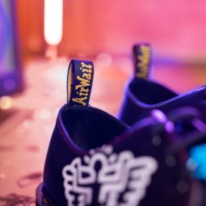攜手傳奇藝術家！《Dr. Martens x Keith Haring》塗鴉靴款即將登場，象徵反叛街頭的精神本格！