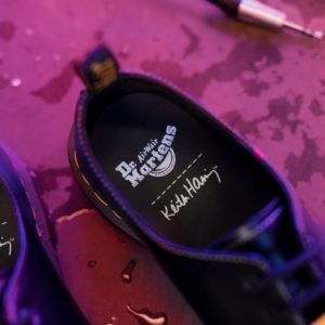 攜手傳奇藝術家！《Dr. Martens x Keith Haring》塗鴉靴款即將登場，象徵反叛街頭的精神本格！