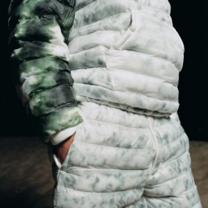 台灣販售預告｜渲染 Stussy x Air Force 1 買不到沒關係！這件 Stüssy  x Nike 渲染羽絨套裝讓你帥氣過冬！